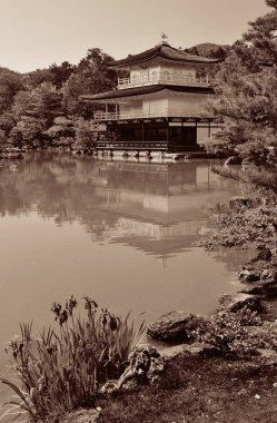 Tarihi bina Kinkaku-ji Tapınağı 