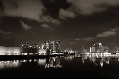 Singapur gökyüzü geceleri