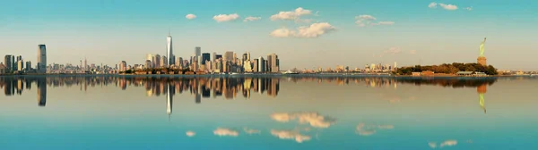 Manhattan downtown skyline — Stock Photo, Image