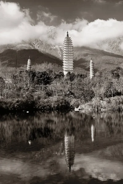 Antigua pagoda en el casco antiguo de Dalí — Foto de Stock