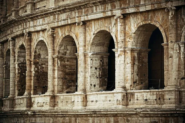 Colosseum is the symbolic architecture — Stock Photo, Image