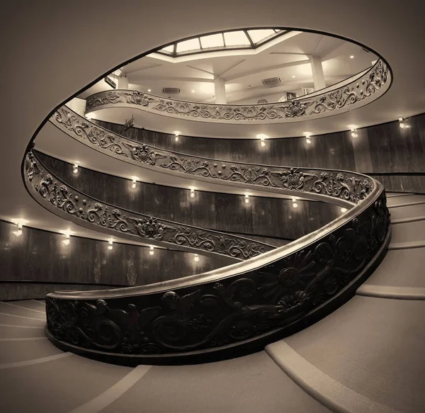 Escalier en spirale au Vatican — Photo