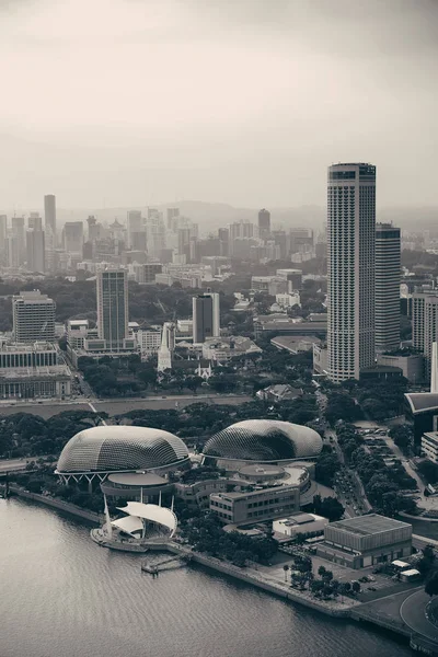 Weergave van Singapore op het dak van Marina Bay — Stockfoto