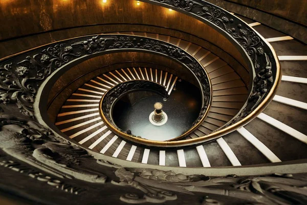 Гвинтові сходи у Ватикані — стокове фото