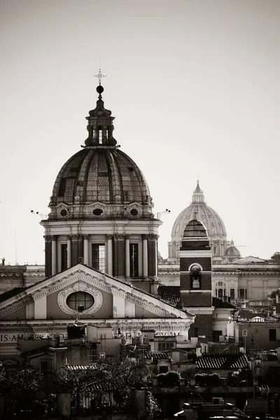 Roma cúpula monocromática — Fotografia de Stock