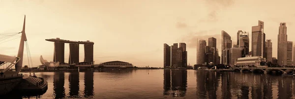 Skyline von Singapur mit städtischen Gebäuden — Stockfoto