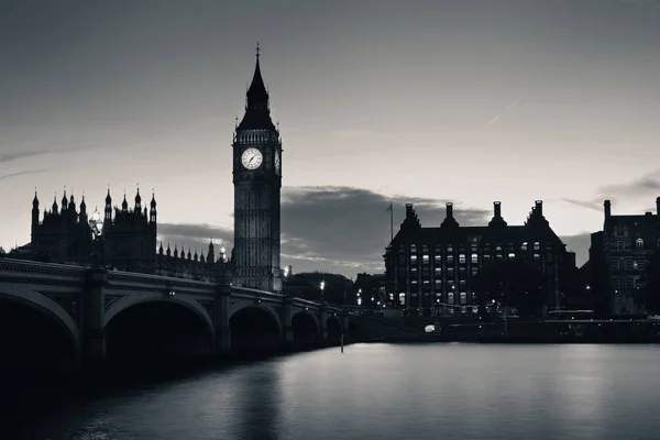 Big Ben y la Cámara del Parlamento — Foto de Stock