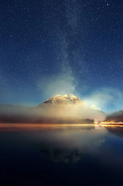 Vía Láctea lago de montaña — Foto de Stock