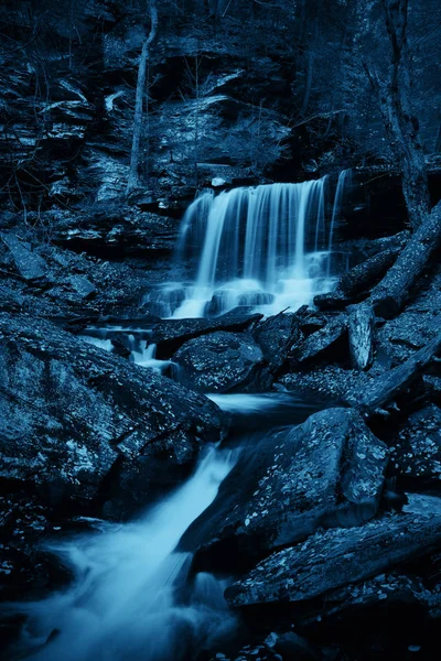 Cachoeiras em preto e branco — Fotografia de Stock