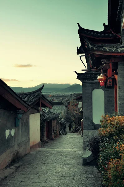 Antigua vista de la calle en Lijiang —  Fotos de Stock