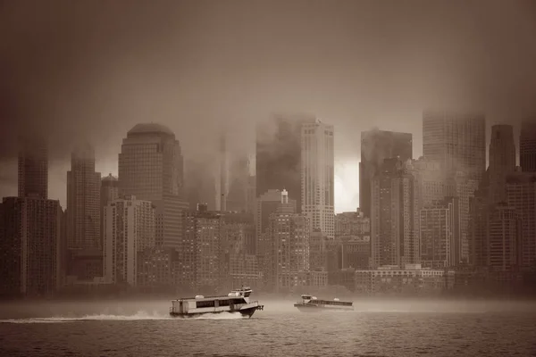 뉴욕시 다운 타운 안개 — 스톡 사진