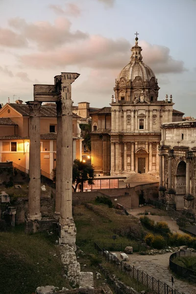 Foro de Roma con ruinas — Foto de Stock
