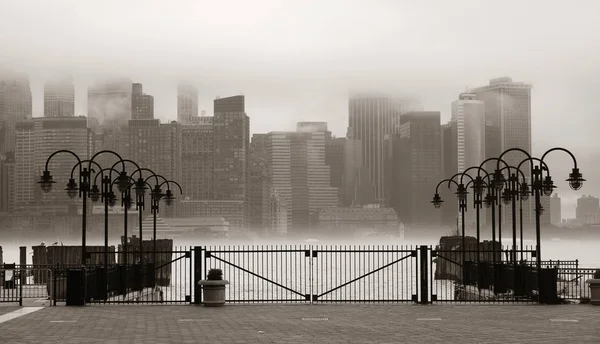 New York'un şehir sis — Stok fotoğraf