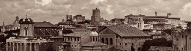 Roma Forumu kalıntıları ile