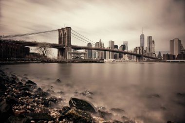 Brooklyn Köprüsü, Manhattan Merkez