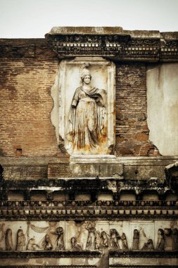 Roma Forumu kalıntıları ile