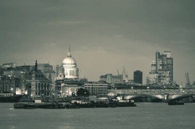 gece Londra manzarası