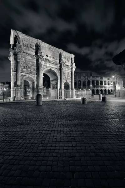 Kolosseum in Rom bei Nacht — Stockfoto
