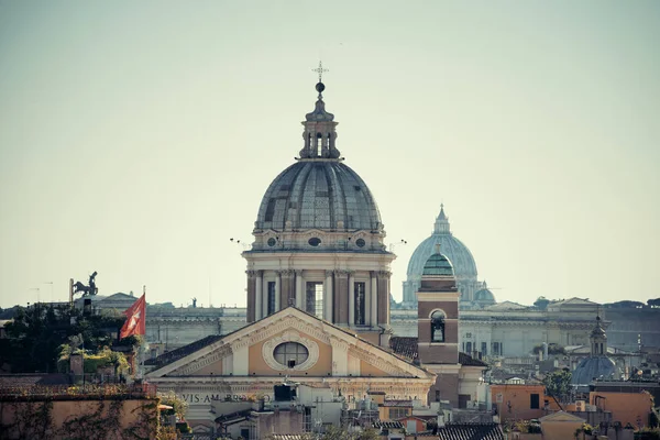 罗马，意大利的圆顶 — 图库照片