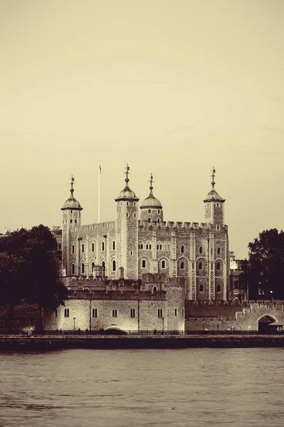 London tower River Thames — Zdjęcie stockowe