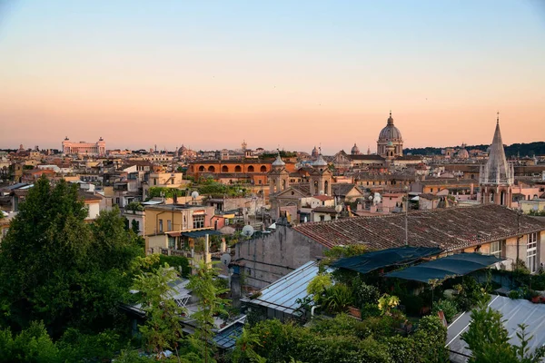 Rome met eeuwenoude architectuur — Stockfoto