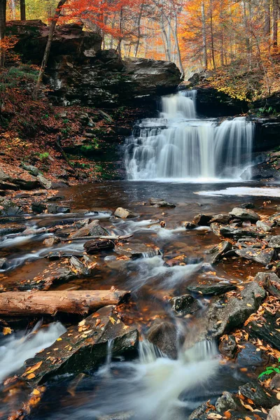 Autumn waterfalls in park — Stock Photo, Image