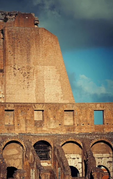 イタリアのローマにあるコロッセオ — ストック写真