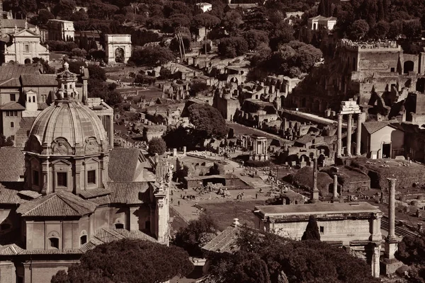 Roma com arquitetura antiga — Fotografia de Stock