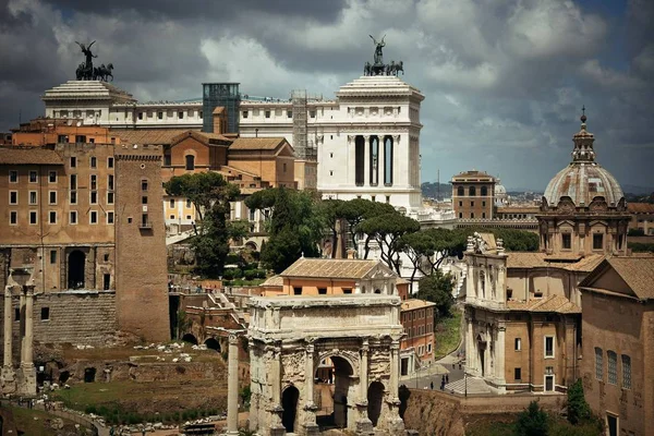 Fórum de Roma com ruínas — Fotografia de Stock