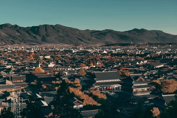 Vista superior de la montaña Lijiang —  Fotos de Stock