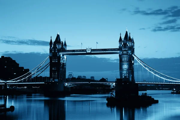 Puente de torre sobre el río Támesis —  Fotos de Stock