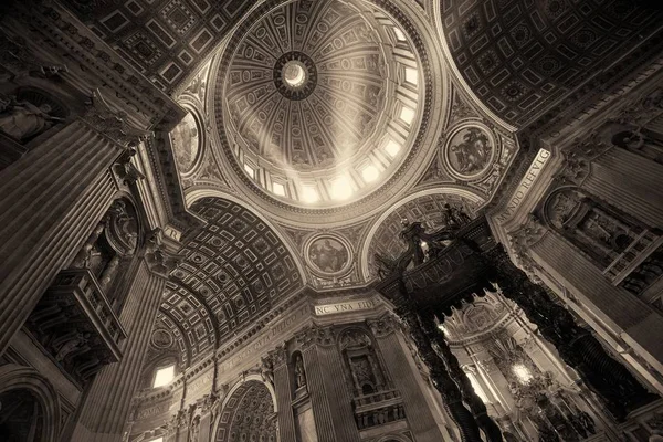St. Peters baziliky interiér — Stock fotografie