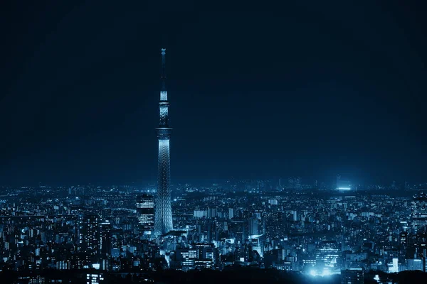 Tokyo Skytree en stedelijke skyline — Stockfoto