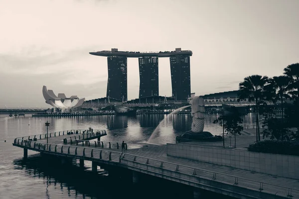 Skyline Singapur con edificios urbanos —  Fotos de Stock