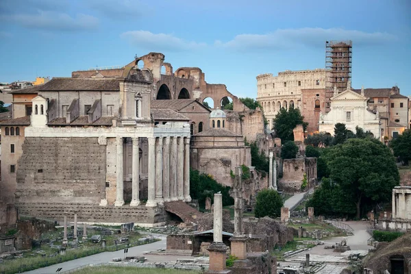 Fórum de Roma com ruínas — Fotografia de Stock