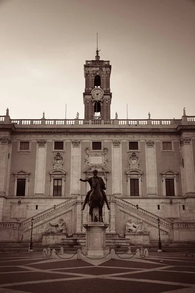 Piazza del Campidoglio med staty — Stockfoto