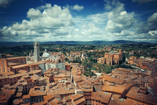 Medeltidsstaden Siena utsikt — Stockfoto
