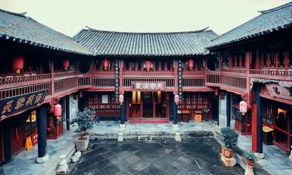 Local Bai style courtyard — Stock Photo, Image