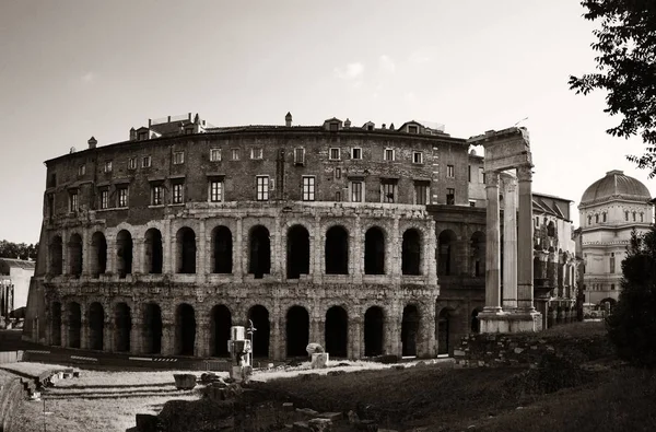 Teatro com ruínas históricas — Fotografia de Stock