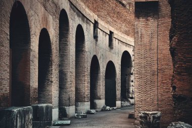 Roma'nın antik Colosseum