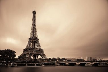 Paris 'teki Eyfel Kulesi