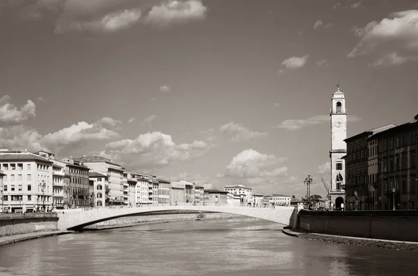 Pisa stad brug — Stockfoto
