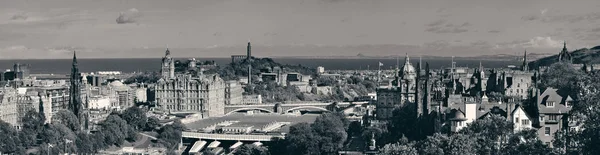 Uitzicht op de stad Edinburgh — Stockfoto