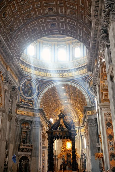 St. Peters bazilika belső — Stock Fotó