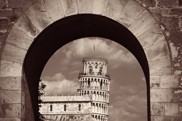 Leaning tower in arch in Pisa 