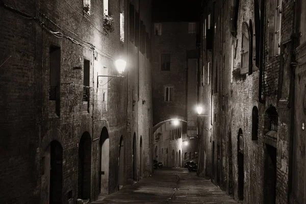 Siena street vista notturna — Foto Stock