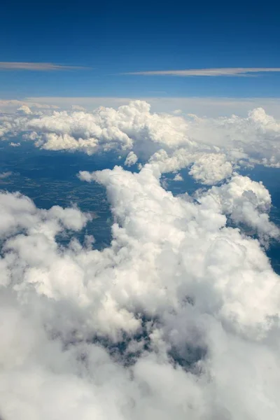 Cumulus biały chmury na niebie — Zdjęcie stockowe