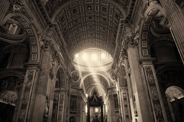 Interno della Basilica di San Pietro — Foto Stock