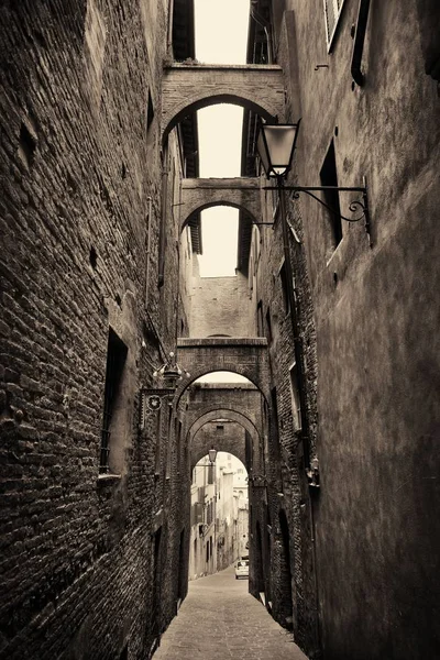 Arco de rua de Siena — Fotografia de Stock