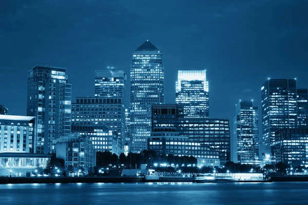 London Canary Wharf nachts — Stockfoto